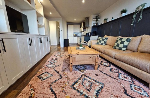 Leith Apartment | Rooftop Retreat Edinburgh