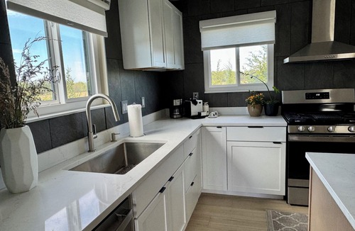 Linn Valley House | Rooftop Spa Cabin with Fire Pit and Golf Cart