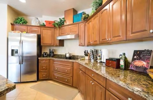 Oak Creek House | Rooftop Views, Walk to Trails, Dining & Coffee, Pet Friendly!