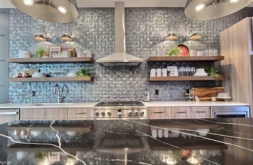 Cherokee Triangle House | Rooftop w/4 Suites @ Bungalou + Bourbon Bar + Gameyard