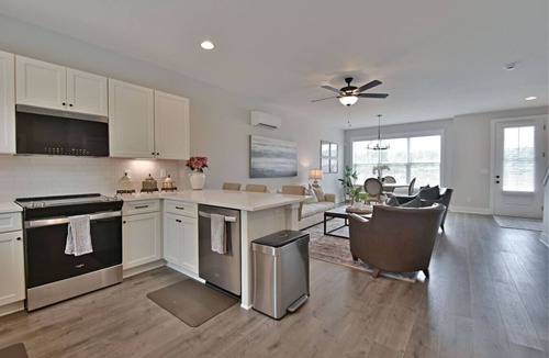 Knoxville Villa | Rooftop w/River Views - 9 min Neyland