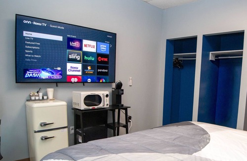 Whippleville Apartment | Room 1.5, 1st Floor, shared bath