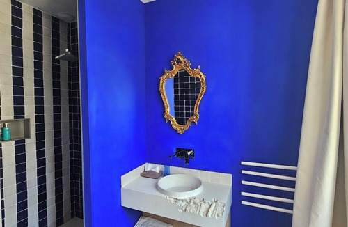Saint-Martin-aux-Buneaux Bed & Breakfast | Room 102 at Villa du Clos Normand, 7 minutes' walk from the sea!