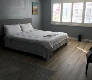 Central District House | Room 1