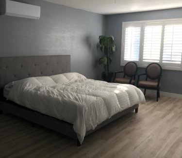 Central District House | Room 1