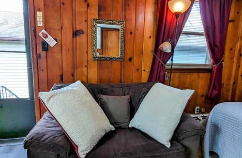 Lewiston Apartment | Room 10 Kitchenette - Riverside Motel - 1 Queen, 1 Sofa Bed