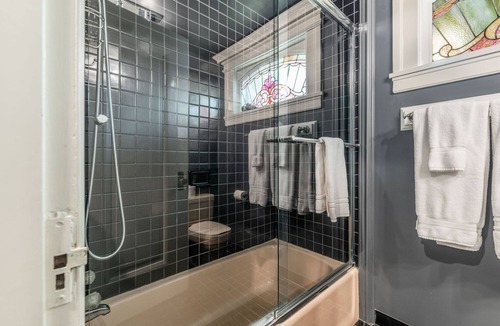 Broadway House | Room 101 - Unique Accommodations in Seattle's Capitol Hill