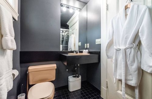 Broadway House | Room 101 - Unique Accommodations in Seattle's Capitol Hill