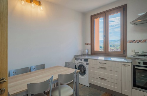 Castrojeriz Apartment | Room '103 Doble Adaptada' with Shared Garden, Wi-Fi and Air Conditioning