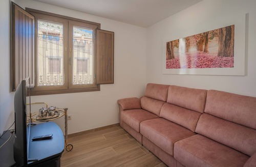 Castrojeriz Apartment | Room '103 Doble Adaptada' with Shared Garden, Wi-Fi and Air Conditioning