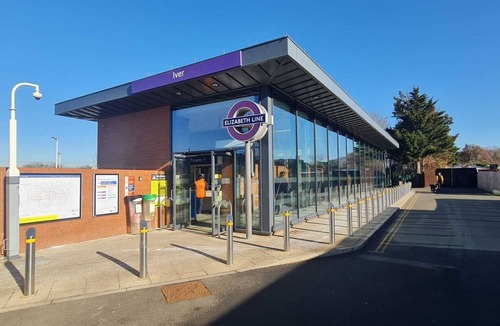 Iver House | Room 2 - Bathurst Walk