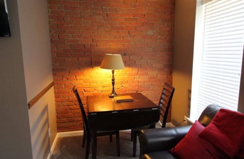 Gaffer District Apartment | ROOM 2 King Guestroom