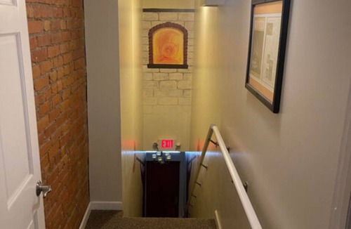 Gaffer District Apartment | ROOM 2 King Guestroom