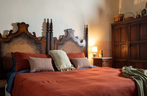 Chester Bed & Breakfast | Room 2 - Rosy's Room - Beard and Lady Inn