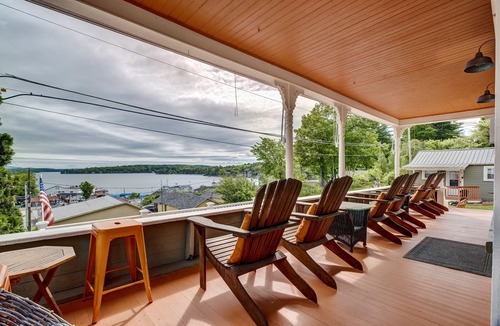 Weirs Beach House | Room 2 (Second Floor Private Bathroom)