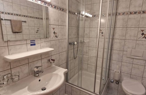 Naters House | Room 204 - Hotel Bellevue