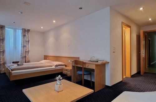 Naters House | Room 204 - Hotel Bellevue