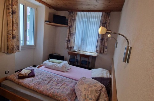 Naters House | Room 206 - Hotel Bellevue