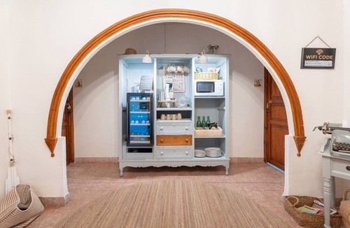 Alcublas Apartment | Room '2A' with Shared Pool, Private Garden and Wi-Fi