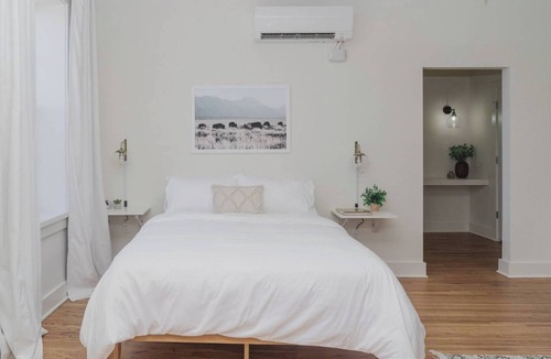 Brady Arts District Hotel | Room 3-6 Summary: In