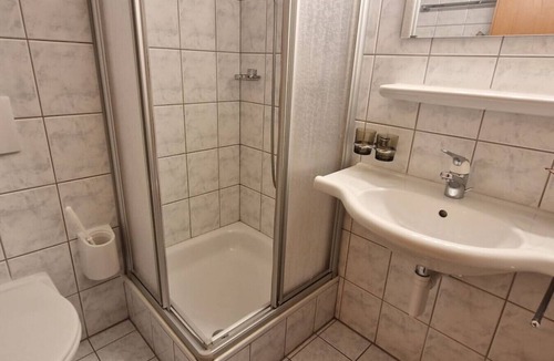 Naters House | Room 302 - Hotel Bellevue