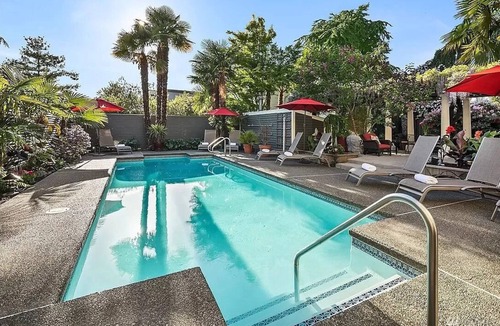 Broadway House | Room 307 - Unique Accommodations in Seattle's Capitol Hill