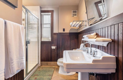 Broadway House | Room 308 - Unique Accommodations in Seattle's Capitol Hill