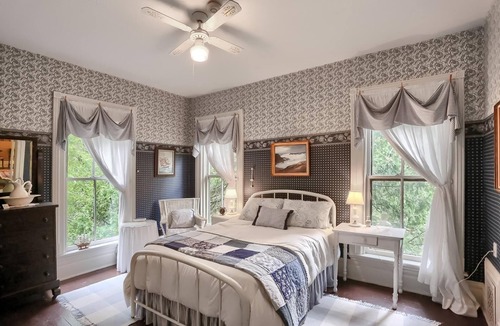 Tionesta Bed & Breakfast | Room 4 at The Vintage Inn Boutique B&B. Gourmet food and cocktails included!