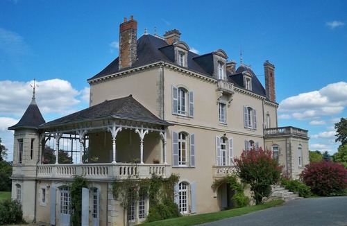 Jarze Bed & Breakfast | Room 5 king size bed with en suite