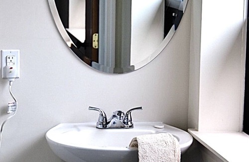Fourmile House | Room 5 within the Pine Mountain Inn