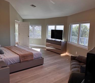 Clermont House | Room 6