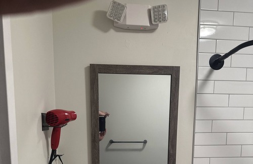 Fourmile House | Room 7 - Pine Mountain Inn