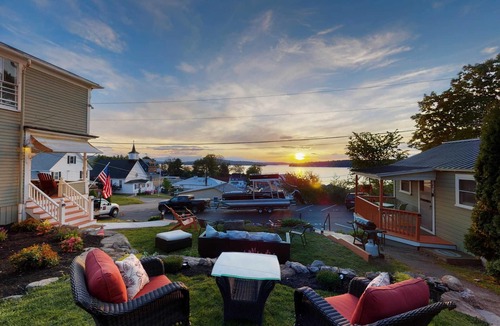 Weirs Beach House | Room 8 (3rd Floor and Shared Bathroom)