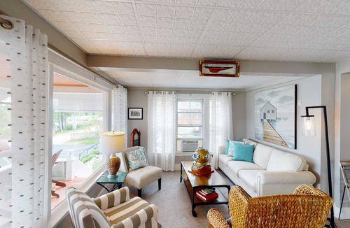 Weirs Beach House | Room 8 (3rd Floor and Shared Bathroom)