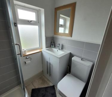 Ellesmere Port House | Room@87