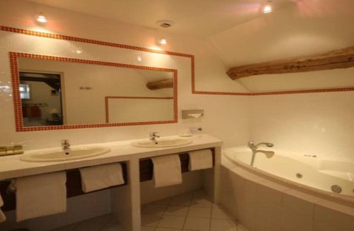 Les Riceys House | ROOM 9: SELECTION