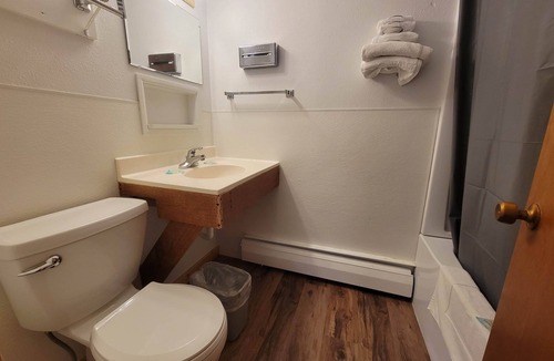 Cresco House | Room At The Cresco Motel