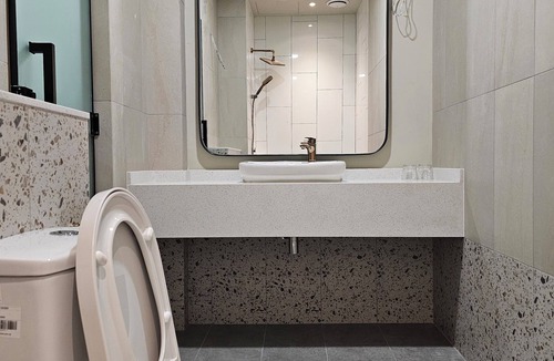 Historic George Town Cabin | Room at Weld Quay Georgetown