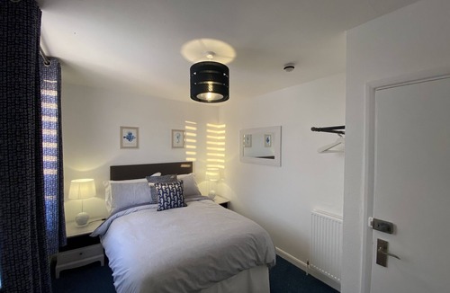 Babbacombe Bed & Breakfast | Room by the beach!