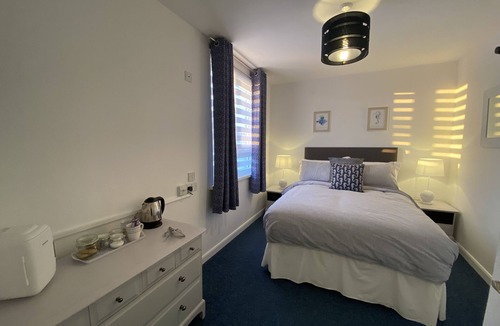 Babbacombe Bed & Breakfast | Room by the beach!