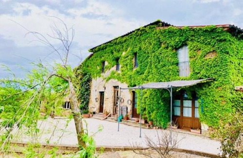 Sorano Apartment | Room 'Camera Est' with Shared Pool, Shared Terrace and Wi-Fi