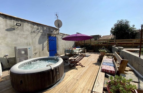 Laure-Minervois Apartment | Room 'Chambre 1 - La Note Bleue' with Shared Terrace and Wi-Fi