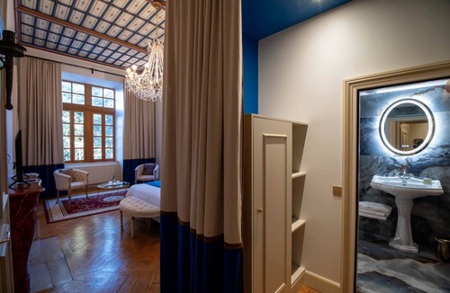 Thorens-Glieres House | Room Comte Eugène
