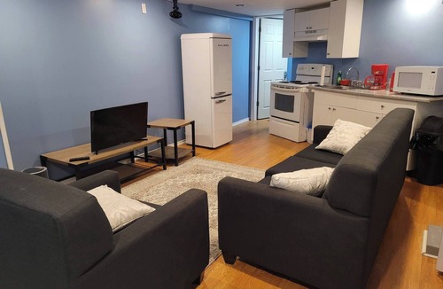 Saint John House | Room-cosy Basement Apartment
