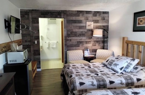 Ohiopyle Hotel | Room: Cozy Downtown Retreat - Steps from It All