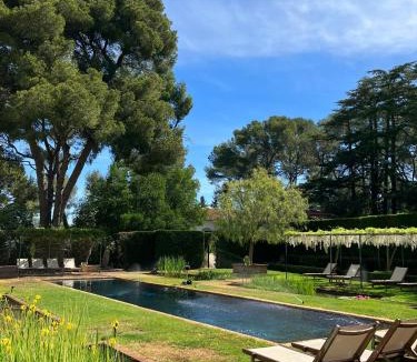 Le Pradet House | Room dhte in an exceptional villa