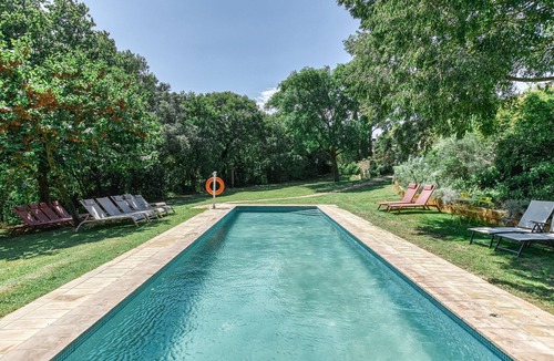 Borrassa Apartment | Room 'Donzell' with Shared Pool, Wi-Fi and Air Conditioning
