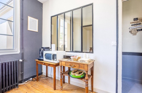 Chantonnay Apartment | Room 'Double - No.08' with Wi-Fi