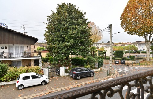 Salies-du-Salat Apartment | Room 'Double Room' with Shared Terrace, Wi-Fi and Air Conditioning