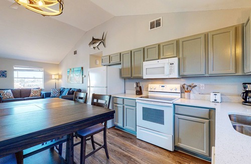 Leeward Sands House | Room for Boat, Pet Friendly, Close to Community Pool